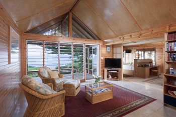 Kims Beachside Lodges - Maitland Accommodation 4
