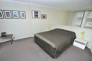 Darlinghurst 403 Pop Furnished Apartment - Maitland Accommodation 2