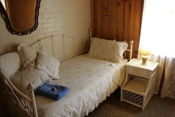 A Settler's Cottage - Maitland Accommodation 4