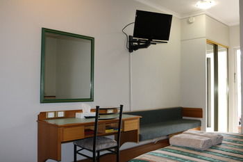 The Hermitage Motel - Maitland Accommodation 5