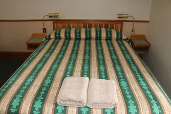 The Hermitage Motel - Maitland Accommodation 11