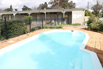 The Hermitage Motel - Maitland Accommodation 18