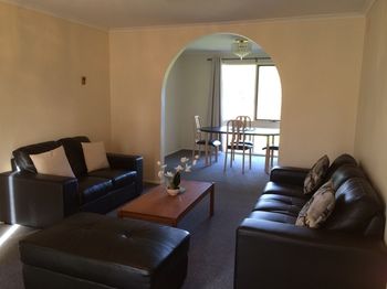 Australian Home Away At East Doncaster - Maitland Accommodation 17