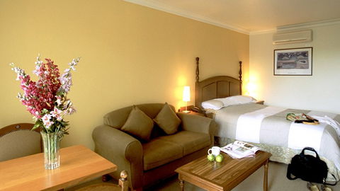Best Western Plus The Tudor Box Hill - Maitland Accommodation 1