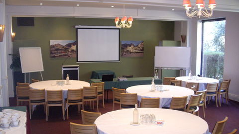 Best Western Plus The Tudor Box Hill - Maitland Accommodation 3
