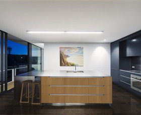 Avalon City Retreat - Maitland Accommodation 1