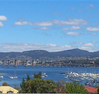 Ashwood Apartments - Lindisfarne - Maitland Accommodation