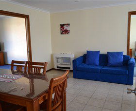 All Inn Strahan Holiday Units - Maitland Accommodation 4