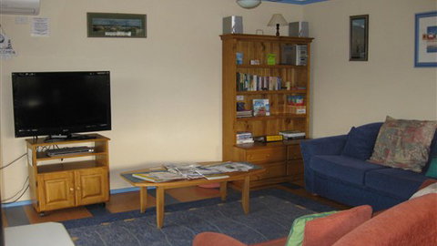 Bells By The Beach Holiday House Ocean Grove - Maitland Accommodation 5