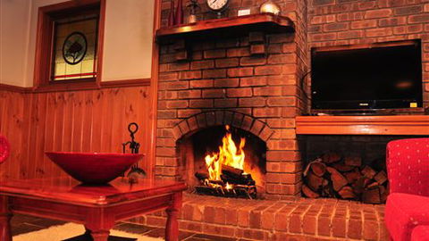 Apollo Bay Cottages - Maitland Accommodation 1