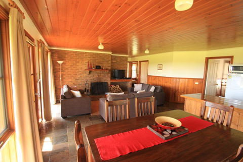 Apollo Bay Cottages - Maitland Accommodation 4