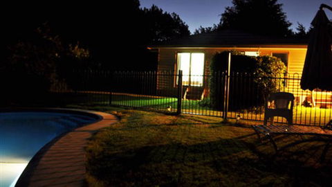 Annie's Garden Retreat - Maitland Accommodation 5