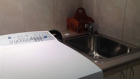 Cypress Drive Townhouse - Maitland Accommodation 3