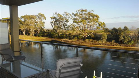 Gippsland Lakehouse - Maitland Accommodation 1