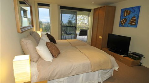 Gippsland Lakehouse - Maitland Accommodation 5