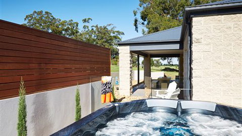 Neerim Chateau - Maitland Accommodation 3