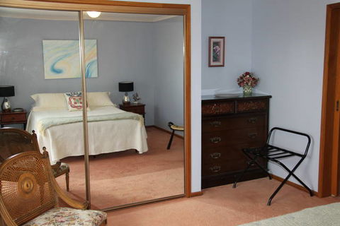 Adrienne's Place On The Hill - Maitland Accommodation 1