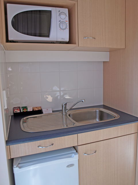 Airolodge International - Maitland Accommodation 4