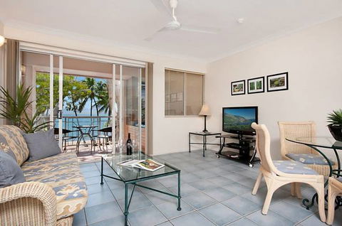 Alassio On The Beach - Maitland Accommodation 2