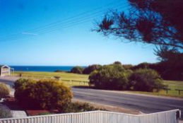 Bott's Beach Retreat - Maitland Accommodation 4