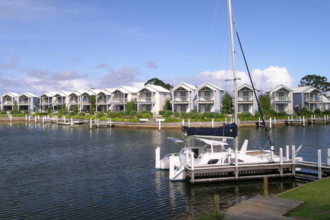 Captains Cove Waterfront Apartments - Maitland Accommodation 1