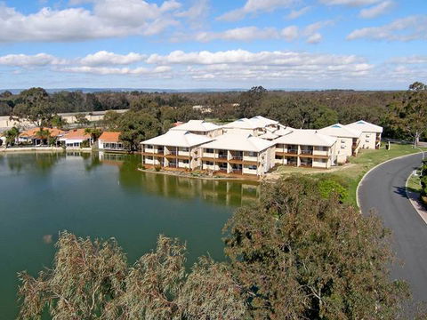 Lakeside Holiday Apartments - Maitland Accommodation 1