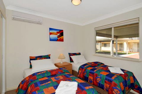 Lakeside Holiday Apartments - Maitland Accommodation 3