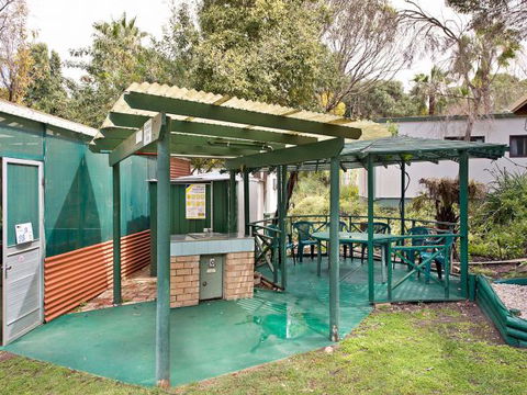 Acclaim Pine Grove Holiday Park - Maitland Accommodation 6