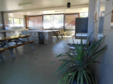 Sapphire Valley Caravan Park - Maitland Accommodation 2