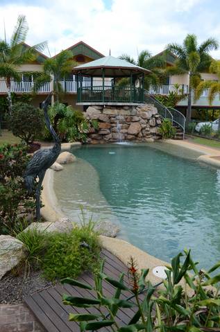 Tinaroo Lake Resort - Holiday Apartments - Maitland Accommodation 2