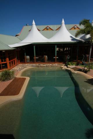 Tinaroo Lake Resort - Holiday Apartments - Maitland Accommodation 4