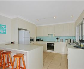 Sandals - Maitland Accommodation 0