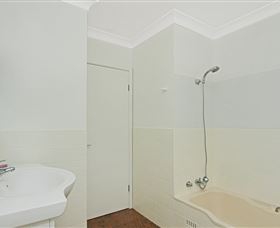 Sandals - Maitland Accommodation 2