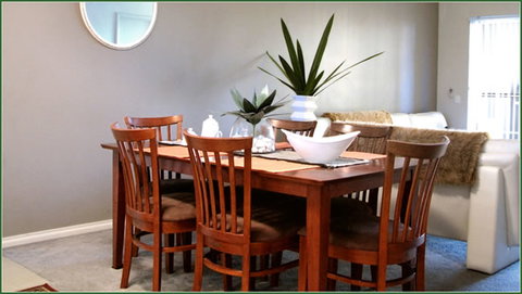 Churchill Apartments - Maitland Accommodation 2