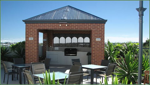 Churchill Apartments - Maitland Accommodation 3