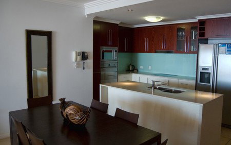 Waters Edge Apartments Cairns - Maitland Accommodation 4
