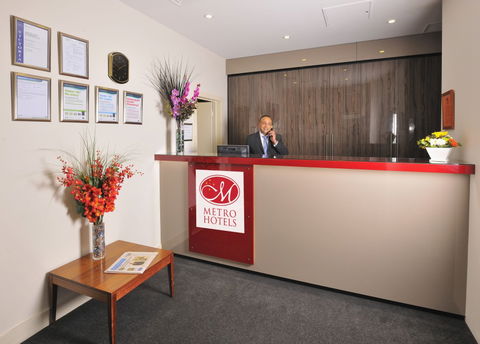 Metro Apartments On Bank Place Melbourne - Maitland Accommodation 1