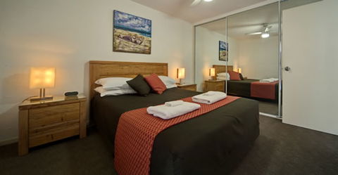 Albacore Luxury Holiday Apartments - Maitland Accommodation 4