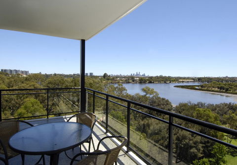 Assured Ascot Quays Apartment Hotel - Maitland Accommodation 0