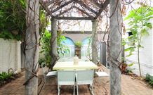 Bi J's - Maitland Accommodation 5