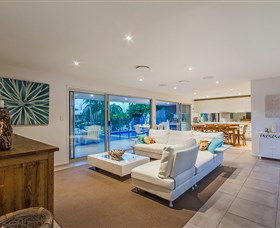 Malibu Shores At Vogue Holiday Homes - Maitland Accommodation 1