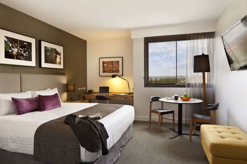East Hotel + Apartments - Maitland Accommodation 5