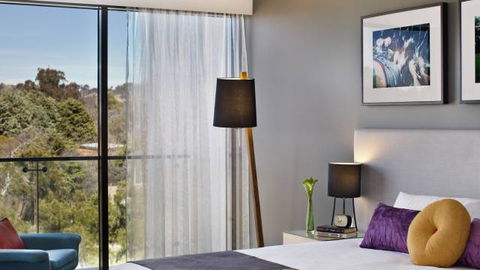 East Hotel + Apartments - Maitland Accommodation 0