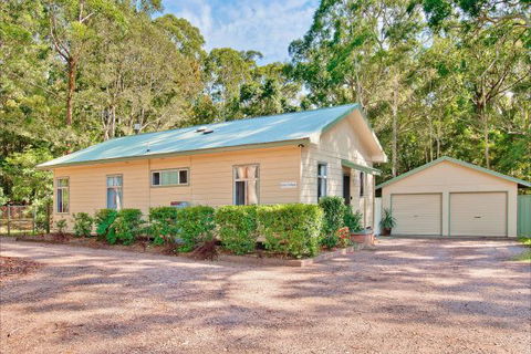 The Francis Retreat - Maitland Accommodation 9