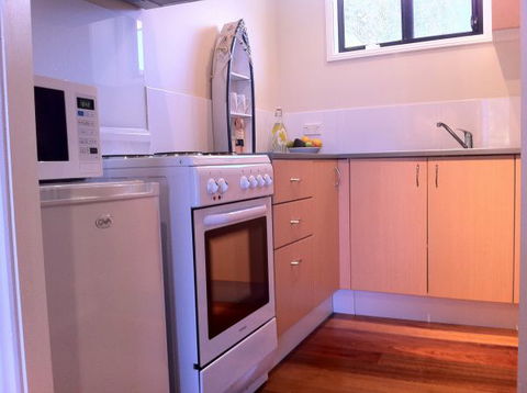 Avalon Seashells - Maitland Accommodation 3