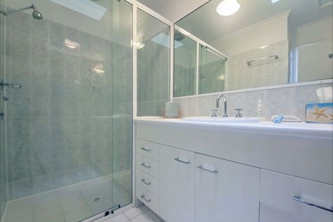 Moy At Nelson Bay - Maitland Accommodation 4