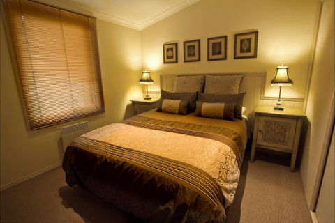 Autumn Abode Cottages - Maitland Accommodation 3