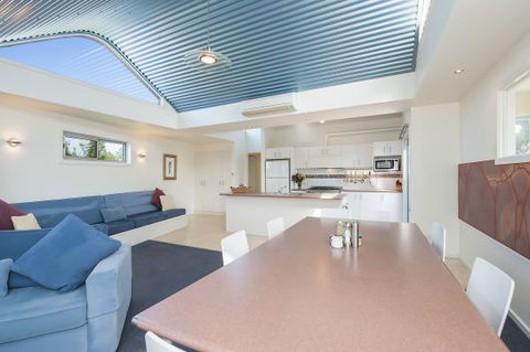 Seascape Apollo Bay - Maitland Accommodation 1