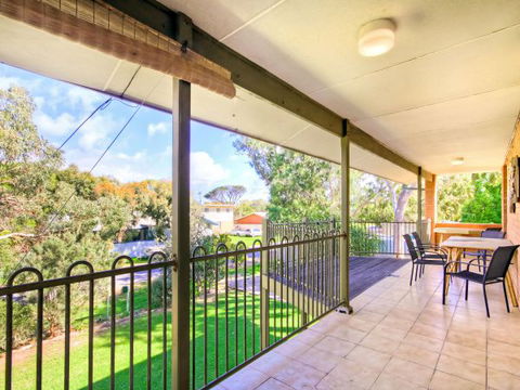 Century 21 SouthCoast: Burrangarra - Maitland Accommodation 3