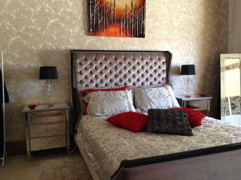 Must Love Dogs B&B And Self-Contained Cottage - Maitland Accommodation 6